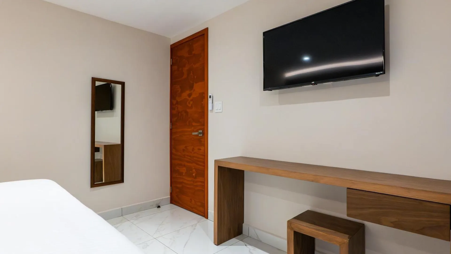 Hotel 28 Cancún 3*,
