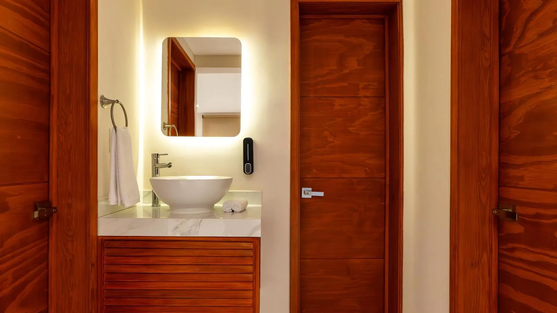 Hotel 28 Cancun