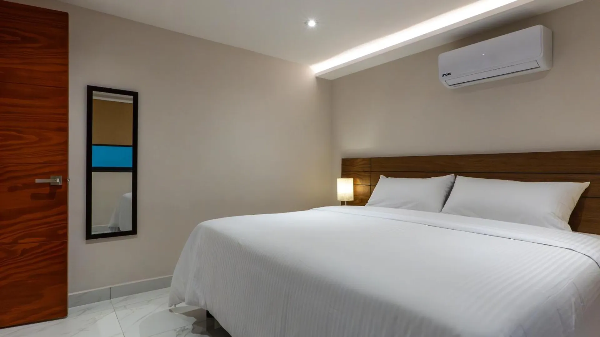Hotel 28 칸쿤 3*,  멕시코